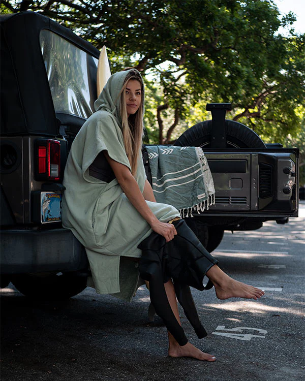 Terra Hooded Poncho Sage - Image 8