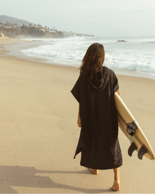 Terra Hooded Poncho Black - Image 7