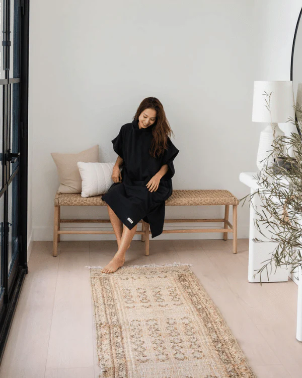 Terra Hooded Poncho Black - Image 8