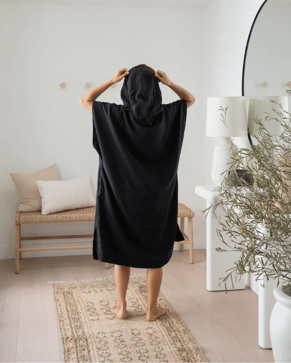 Terra Hooded Poncho Black - Image 9